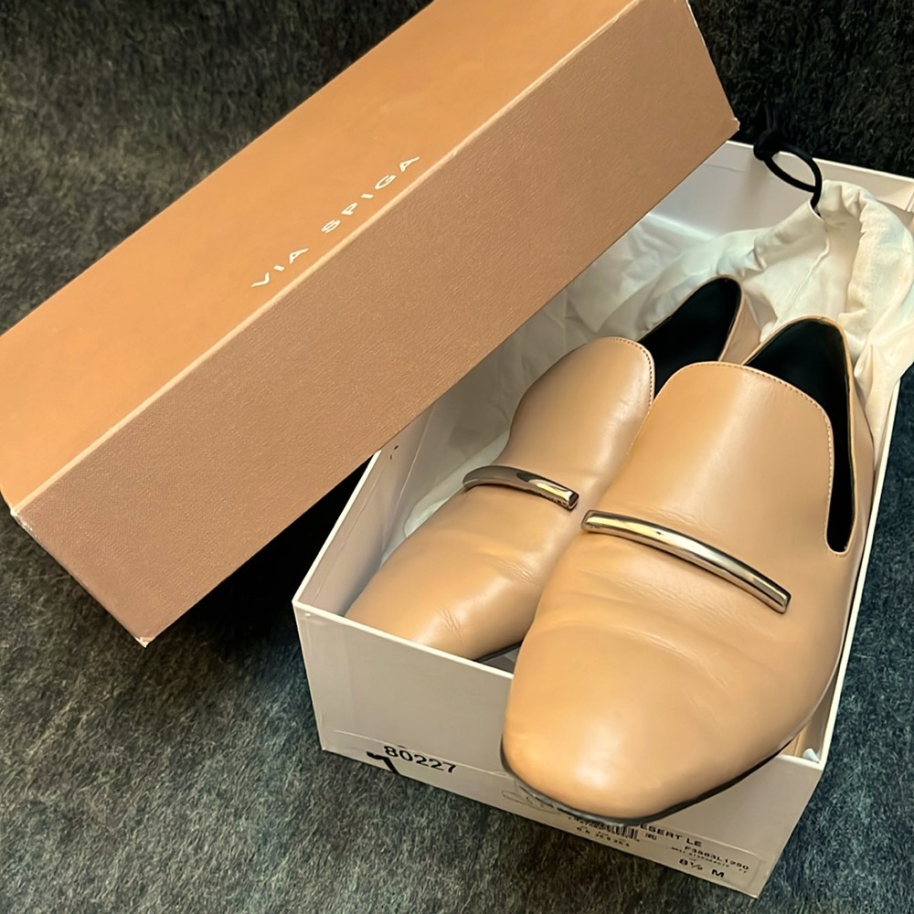 Via Spiga Beige v-Tallis Desert LE size 8.5 M